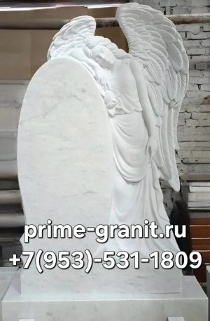 Ангел из белого мрамора памятник