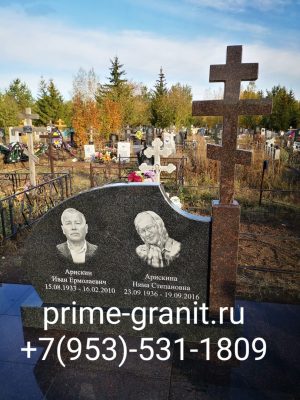 Памятник с крестом двойной