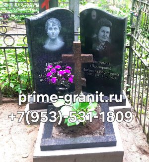 Памятник с крестом